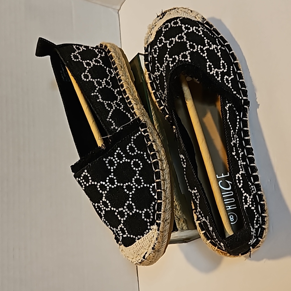 (NWT) BLACK DENIM CANVAS SHOES